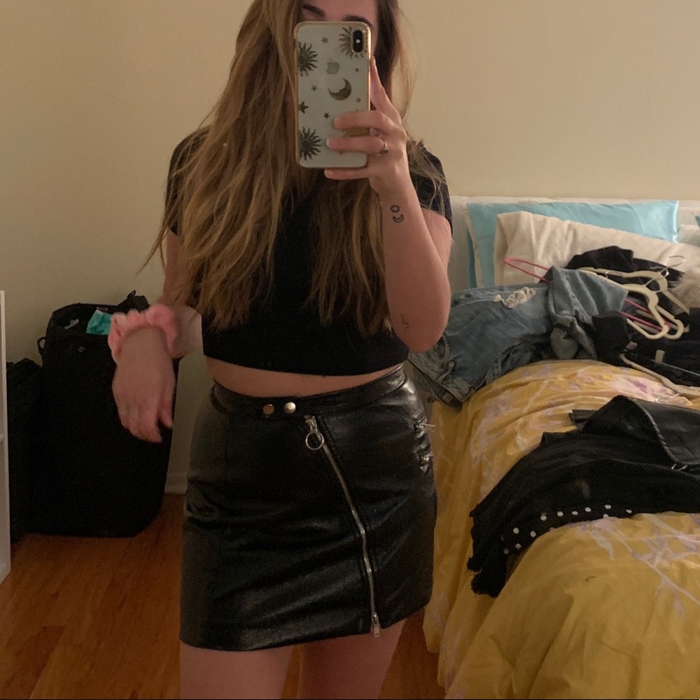 black leather skirt